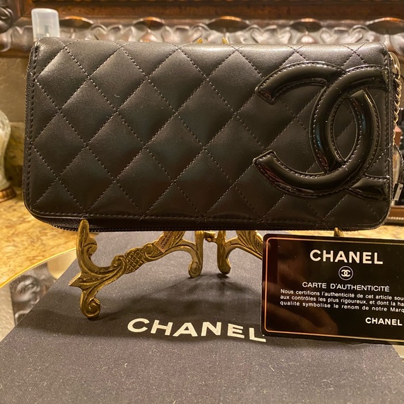 Authentic CHANEL Black Quilted Wallet. Like new condition. - Picture 1 of 16